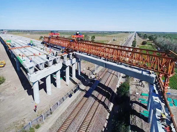 湖南湘潭40米180吨架桥机租赁公司